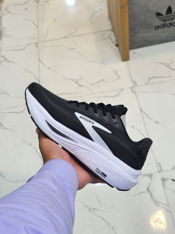 کتونی بروکس گاست ۱۷ / Brooks Ghost 1۷ / سایزبندی 40 تا 45/ساخت ویتنام/ فروش تکی و عمده/ ضمانت کالا