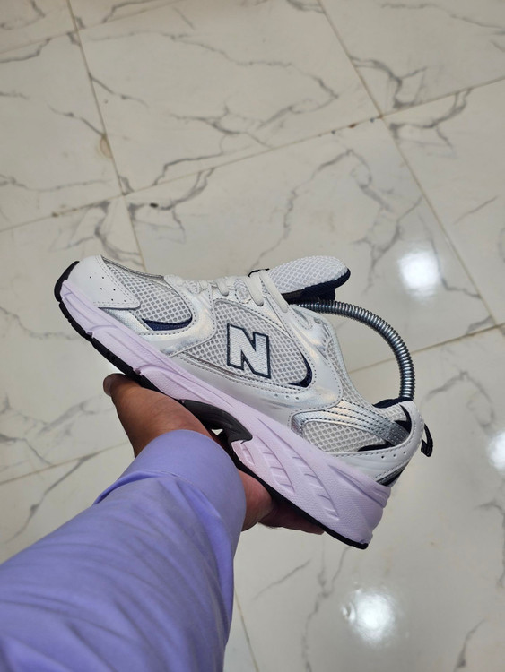 کتونی خارجی مسترکوالیتی نیوبالانس ۵۳۰ / سایز ۳۸ الی ۴۵ / New Balance 530 / ساخت ویتنام/ فروش تکی و عمده/ضمانت کالا