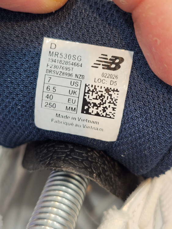 کتونی خارجی مسترکوالیتی نیوبالانس ۵۳۰ / سایز ۳۸ الی ۴۵ / New Balance 530 / ساخت ویتنام/ فروش تکی و عمده/ضمانت کالا