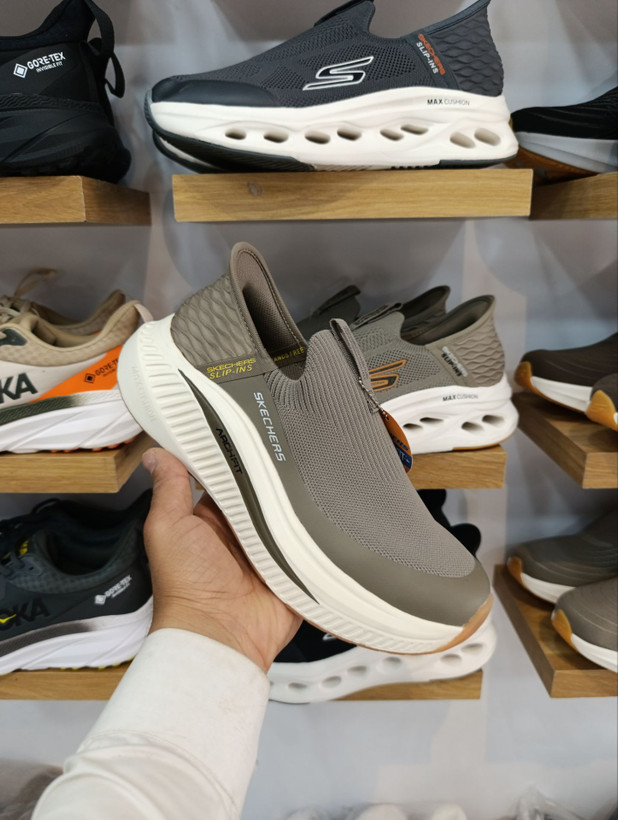کفش اسکیچرز اسلیپ امو/Skechers Slip Ins Uomo/طبی و سبک و راحت / ساخت ویتنام وارداتی/ سایز۴۰ تا ۴۵/فروش بصورت عمده و تک /