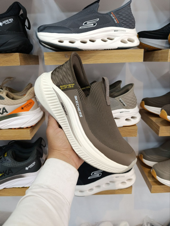 کتونی اسکیچرز اسلیپ امو/Skechers Slip Ins Uomo/طبی و سبک و راحت / ساخت ویتنام وارداتی/ سایز۴۰ تا ۴۵/فروش بصورت عمده و تک /