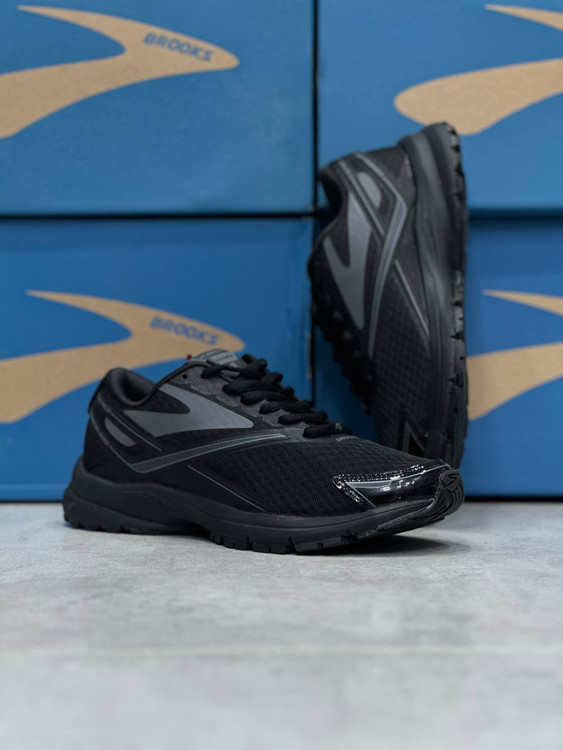 کتونی بروکس لانچ چهار وارداتی/Brooks Lunch 4/ سایز 40 الی 45