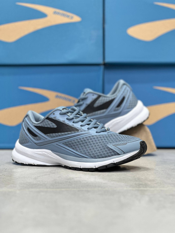 کتونی بروکس لانچ چهار وارداتی/Brooks Lunch 4/ سایز 40 الی 45