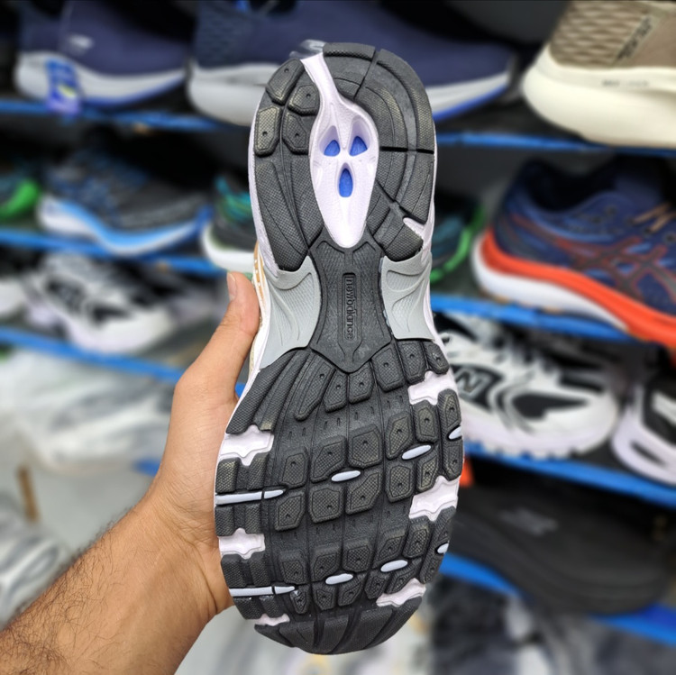 خرید کتونی نیوبالانس ۵۳۰/new balance 530/ست اسپرت مناسب پیاده رویی،دویدن ،رانینگ، اصل ویتنام سایز 37_۳۸_۳۹_۴۰همراه با جعبه بارکد دار فروش تکی و عمده ضمانت و کیفیت کالا