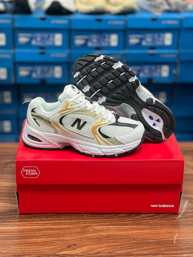 کتونی نیوبالانس ۵۳۰ ویتنامی ، new balance 530. ست اسپرت مناسب پیاده رویی،دویدن ،رانینگ، وارداتی ویتنام سایز 37 تا 40، همراه با جعبه بارکد دار فروش بصورت عمده و تک newbalance530