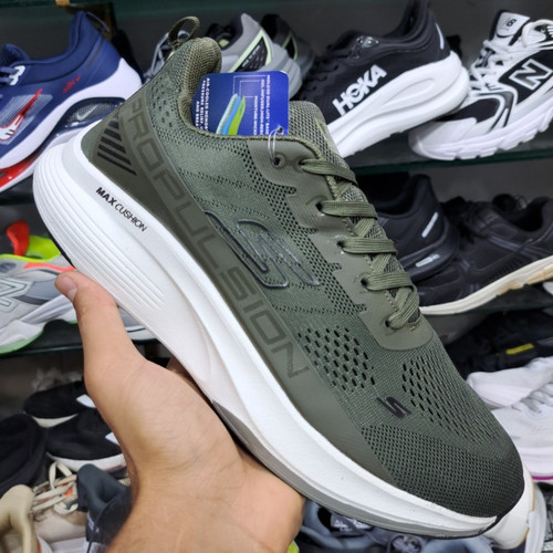 کتونی اسکیچرزمکس کویشن/Skechers max cushioning /سایز ۴۰الی ۴۵/ساخت ویتنام/فروش تکی و عمده/ضمانت و کیفیت کالا