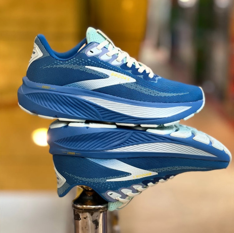 کتونی بروکس گاست ۱۷ / Brooks Ghost 1۷ / سایزبندی ۳۹ تا 45/ساخت ویتنام/ فروش تکی و عمده/ ضمانت کالا