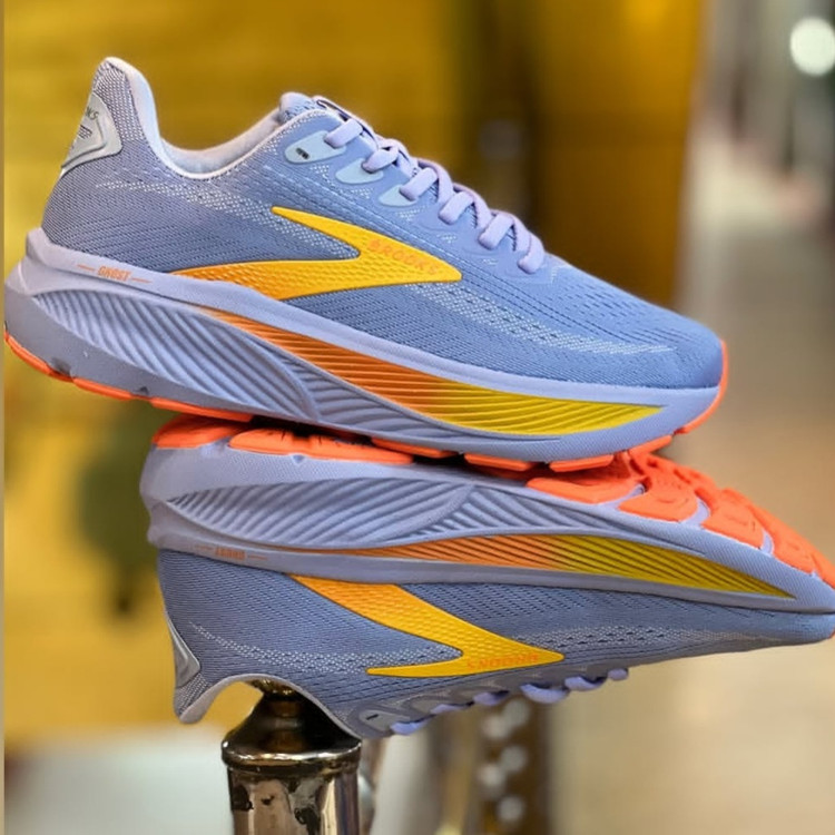 کتونی بروکس گاست ۱۷ / Brooks Ghost 1۷ / سایزبندی ۳۹ تا 45/ساخت ویتنام/ فروش تکی و عمده/ ضمانت کالا