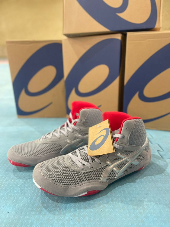 کتونی اسیکس کشتی Asics matblazer wrestling وارداتی مت بلیزر ویتنام سایز ۴۰_۴۱_۴۲_۴۳_۴۴_۴۵ ، تنوع در 4رنگ جذاب فروش بصورت عمده و تک باجعبه بارکد دار