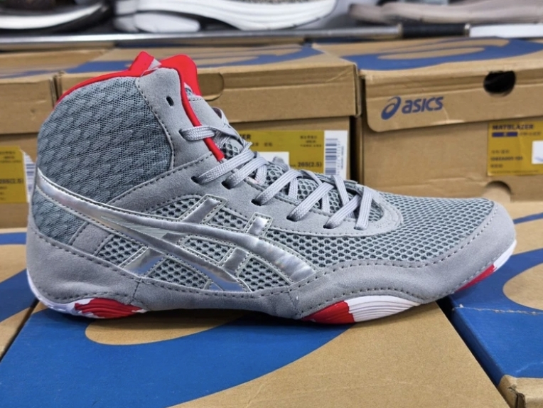 کتونی اسیکس کشتی Asics matblazer wrestling وارداتی مت بلیزر ویتنام سایز ۴۰_۴۱_۴۲_۴۳_۴۴_۴۵ ، تنوع در 4رنگ جذاب فروش بصورت عمده و تک باجعبه بارکد دار