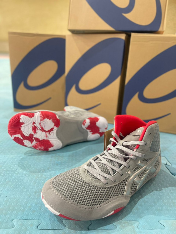 کتونی اسیکس کشتی Asics matblazer wrestling وارداتی مت بلیزر ویتنام سایز ۴۰_۴۱_۴۲_۴۳_۴۴_۴۵ ، تنوع در 4رنگ جذاب فروش بصورت عمده و تک باجعبه بارکد دار