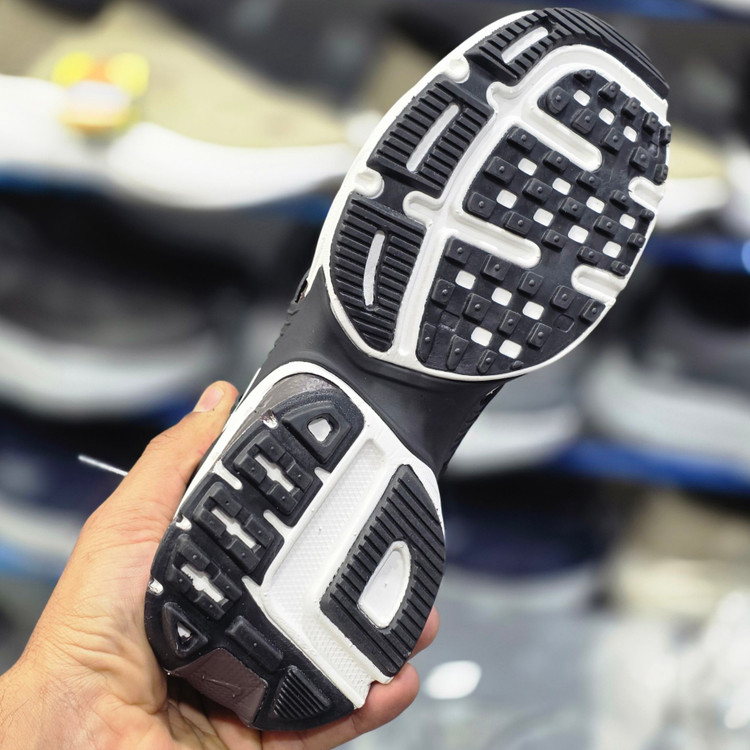 کتونی نایک وی تو کی Nike V2k Run/ساخت ویتنام/سایز ۴۰ ۴۱ ۴۲ ۴۳ ۴۴ ۴۵/باجعبه بارکد دار/فروش تکی و عمده/ضمانت و کیفیت ویتنام