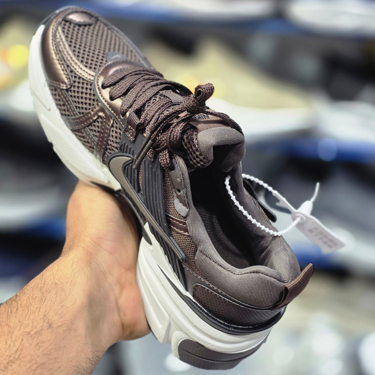 کتونی نایک وی تو کی Nike V2k Run/ساخت ویتنام/سایز ۴۰ ۴۱ ۴۲ ۴۳ ۴۴ ۴۵/باجعبه بارکد دار/فروش تکی و عمده/ضمانت و کیفیت ویتنام