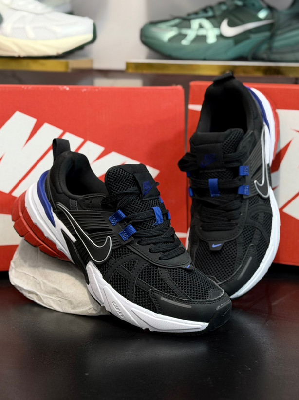 کتونی نایک وی تو کی Nike V2k Run مسترA/ساخت ویتنام/سایز ۴۰ ۴۱ ۴۲ ۴۳ ۴۴ ۴۵/باجعبه بارکد دار/فروش تکی و عمده/ضمانت و کیفیت ویتنام