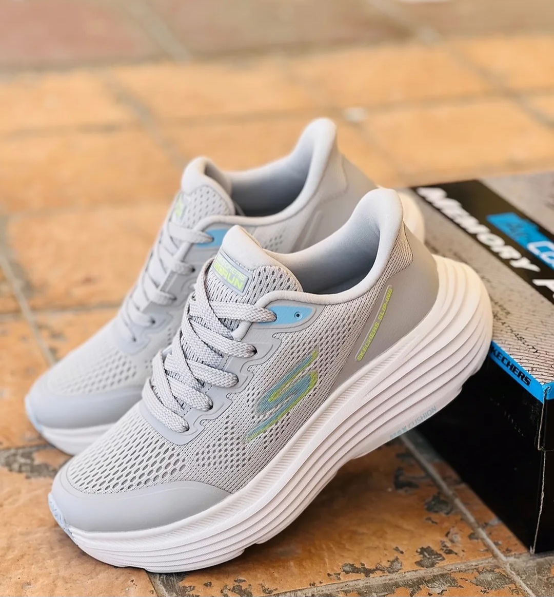 کتونی راحت و سبک اسکیچرزمکس کوشن skechers max cushioning کیفیت مستر درجه ۱ /ساخت ویتنام/سایز بندی 37_۳۸_۳۹_۴۰/تضمین کیفیت کالا/فروش تکی و عمده