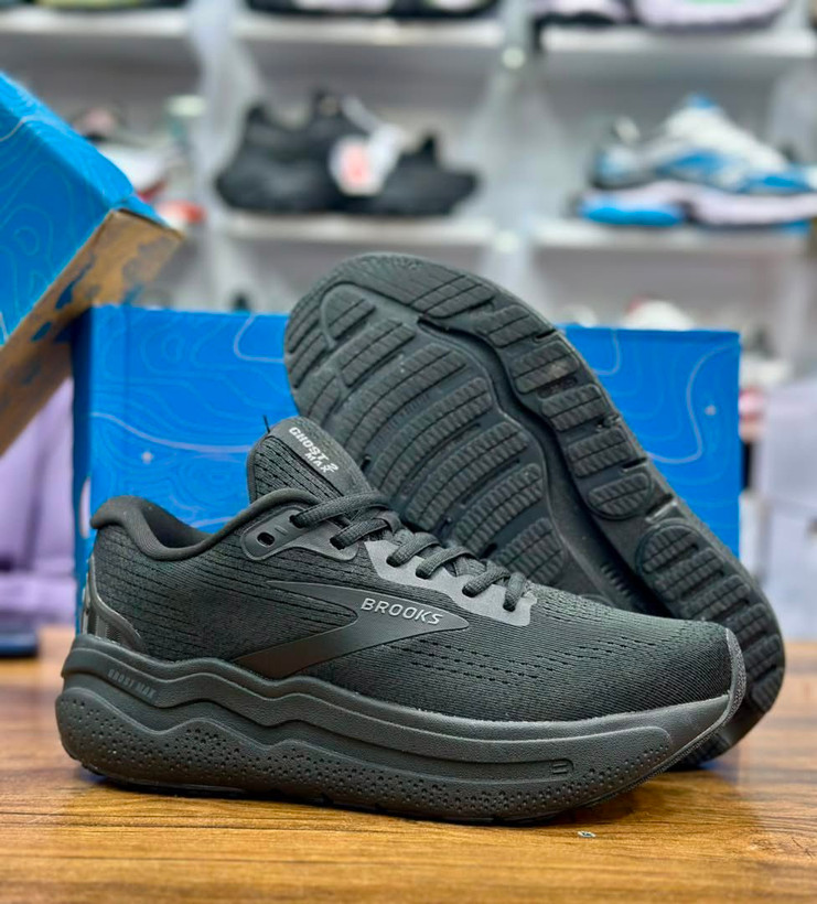 کتونی رانینگ و پیاده روی وارداتی بروکس گاست مکس ۲/Brooks ghost max 2 / ساخت ویتنام / سایز 40 الی 45/ضمانت اصالت کالا