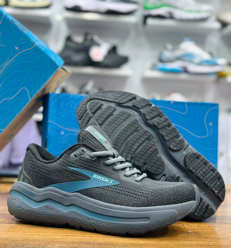کتونی رانینگ و پیاده روی وارداتی بروکس گاست مکس ۲/Brooks ghost max 2 / ساخت ویتنام / سایز 4۰ ۴۱ ۴۲ ۴۳ ۴۴ ۴۵/ضمانت اصالت کالا/فروش تکی و عمده