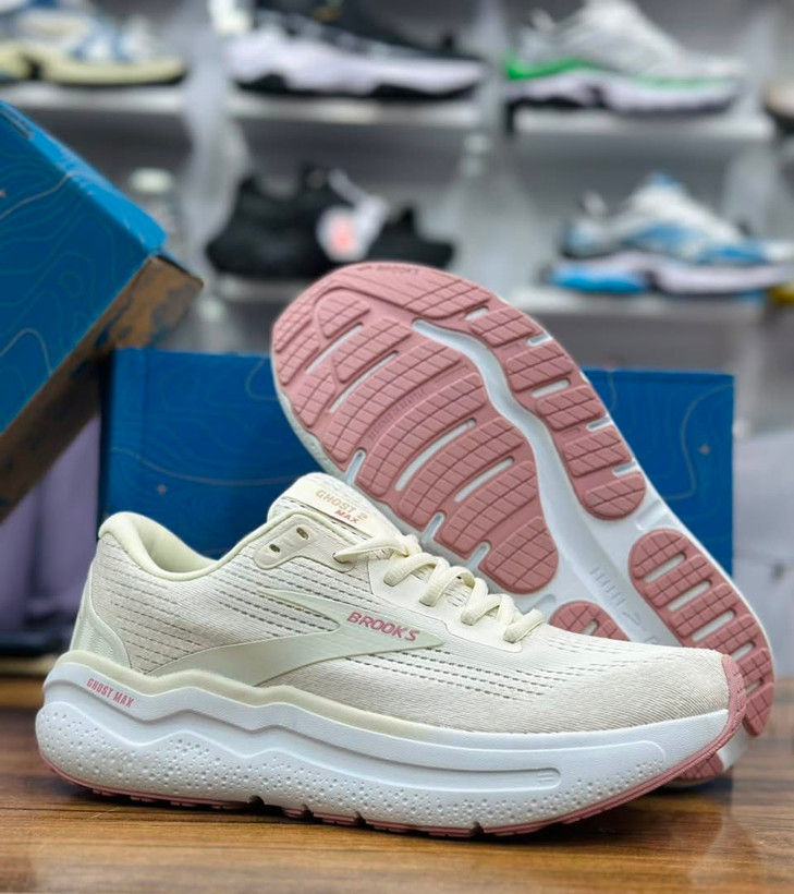 کتونی رانینگ و پیاده روی وارداتی بروکس گاست مکس ۲/Brooks ghost max 2 / ساخت ویتنام / سایز 40 الی 45/ضمانت اصالت کالا