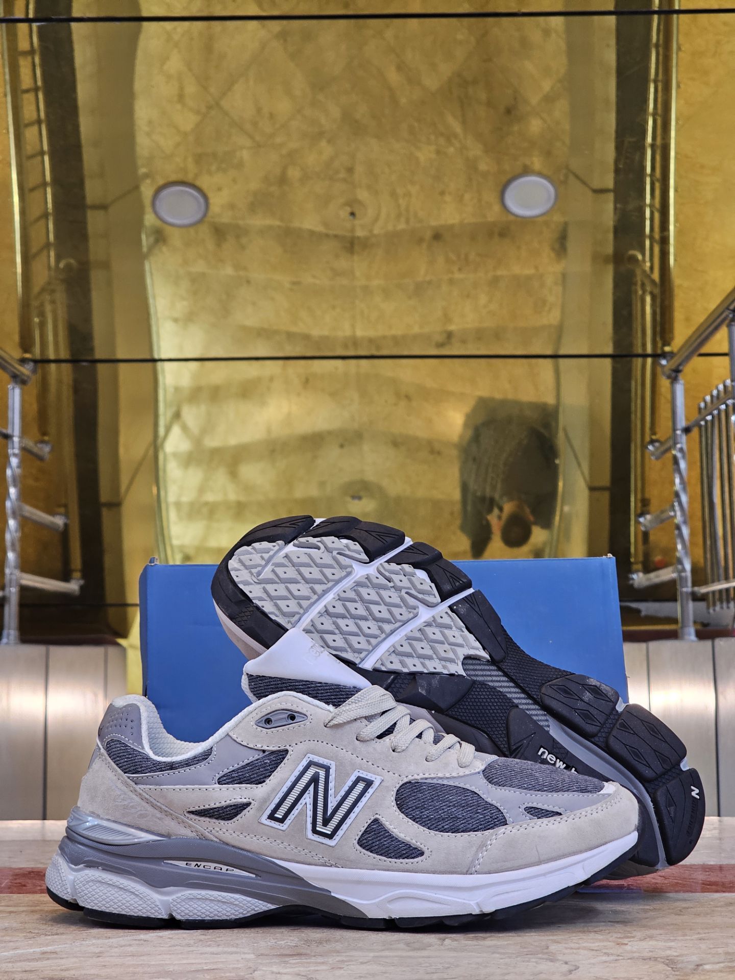 کتونی رانینگ و پیاده رویی نیوبالانس 990 مستر کوالیتیA /سایز 40 41 42 43 44 45/اصل ویتنام/New Balance 990/ضمانت کیفیت کالا فروش تکی و عمده