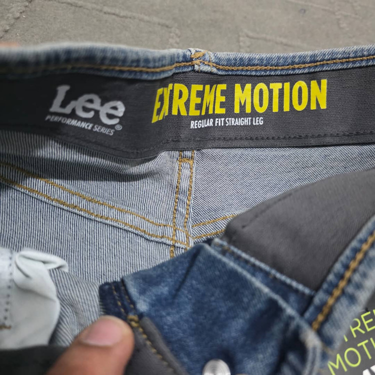 شلوار جین مردانه اورجینال Lee Extreme Motion پاکستانی | راسته فاق بلند | سایز 40 تا 50 | قد 100 تا 110