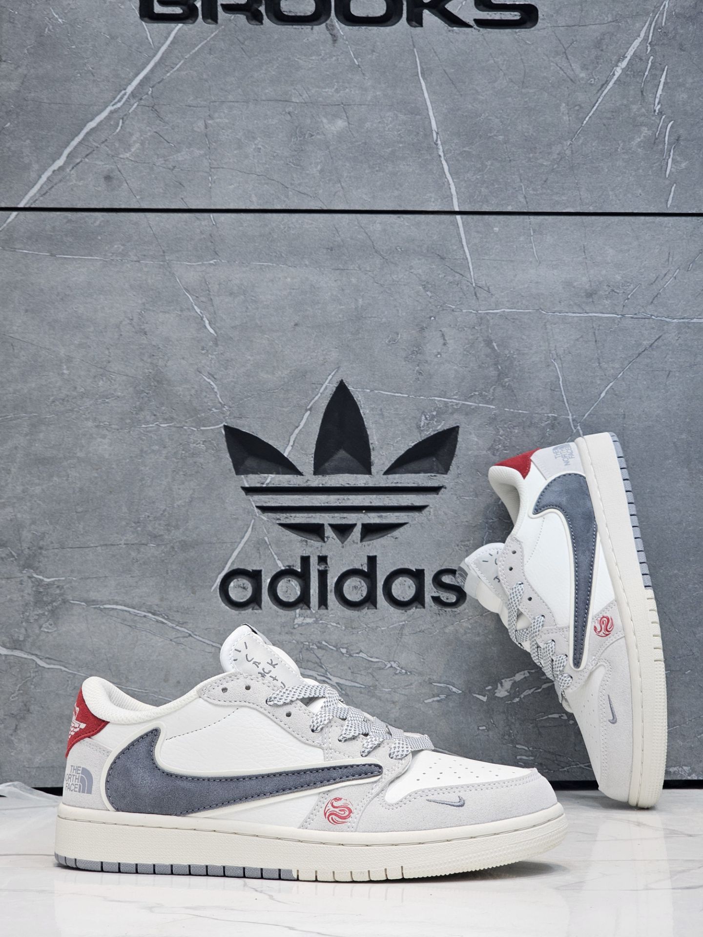 کتونی اسپرت نایک ایر جردن وان لو مستر کوالیتی /Nike Air Jordan 1 Low /ساخت ویتنام/سایز ۳۷ ۳۸ ۳۹ ۴۰/فروش تکی و عمده/ضمانت کیفیت کالا