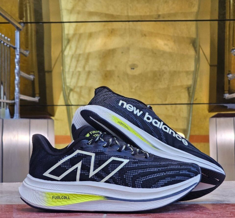 کتونی رانینگ و پیاده رویی ساکونی تریمپ۲۲/ Saucony Triumph 22/ساخت ویتنام/سایز ۳۶الی ۴۶/ضمانت کیفیت کالا/فروش تکی و عمده