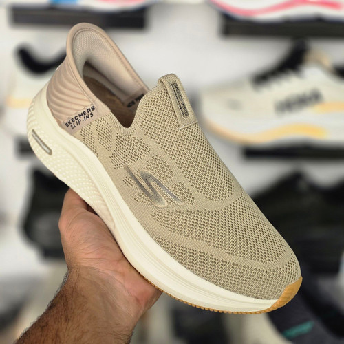 کتونی مستر کوالیتی اسکیچرز اسلیپ اینس/ بدون بند/ سبک و طبی و راحت /Skechers Slip _Ins Ultra Go Sole Memory Foam /سایز ۴۰ تا ۴۵/ساخت ویتنام /فروش تکی و عمده