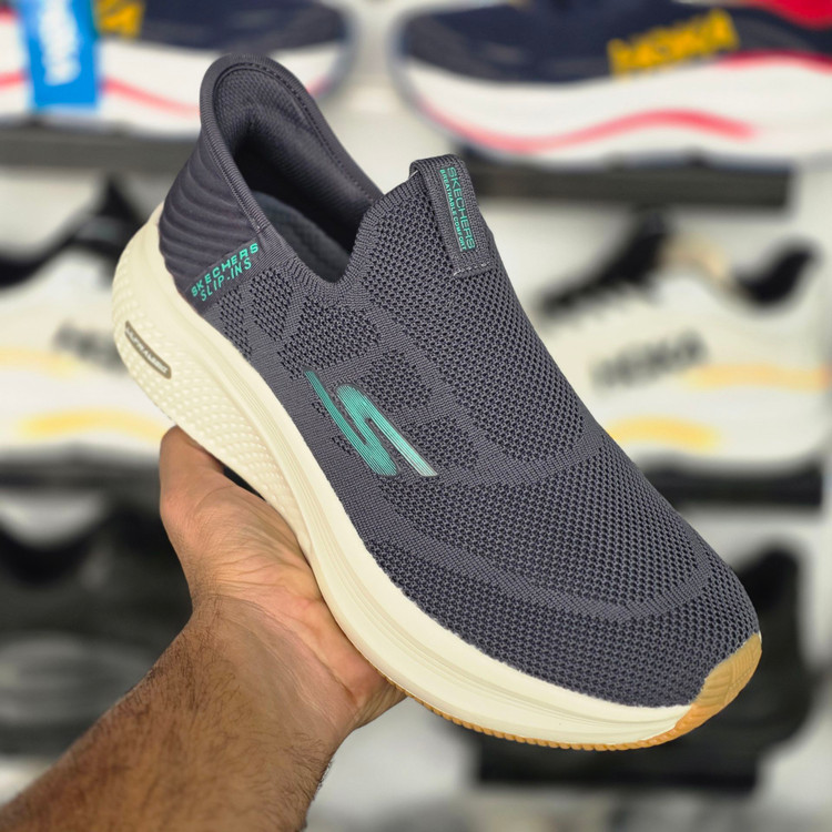 کتونی مستر کوالیتی اسکیچرز اسلیپ اینس/ بدون بند/ سبک و طبی و راحت /Skechers Slip _Ins Ultra Go Sole Memory Foam /سایز ۴۰ تا ۴۵/ساخت ویتنام /فروش تکی و عمده