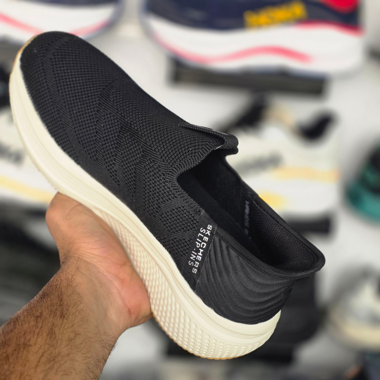 کتونی مستر کوالیتی اسکیچرز اسلیپ اینس/ بدون بند/ سبک و طبی و راحت /Skechers Slip _Ins Ultra Go Sole Memory Foam /سایز ۴۰ تا ۴۵/ساخت ویتنام /فروش تکی و عمده