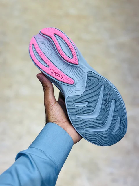 کتونی اسکیچرز هایپر برست کربن مستر کوالیتی/Skechers Hyper Burst Carbon/ساخت ویتنام/سایز۳۷ الی ۴۰/فروش تکی و عمده