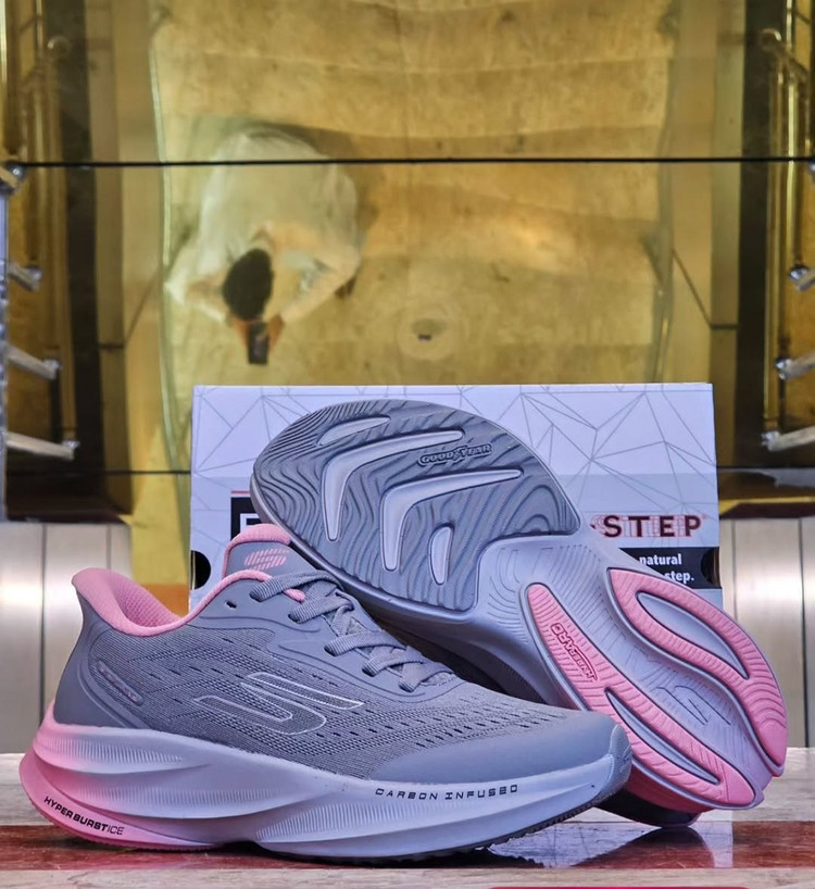 کتونی اسکیچرز هایپر برست کربن مستر کوالیتی/Skechers Hyper Burst Carbon/ساخت ویتنام/سایز۳۷ الی ۴۰/فروش تکی و عمده
