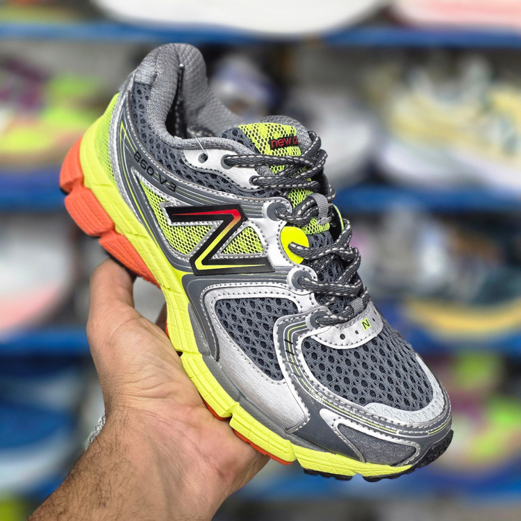 کتونی مسترکوالیتی نیوبالانس ۸۶۰/سایزبندی ۳۶،۳۷/ساخت ویتنام/New Balance 860V3/فروش تکی و عمده/ضمانت و کیفیت کالا