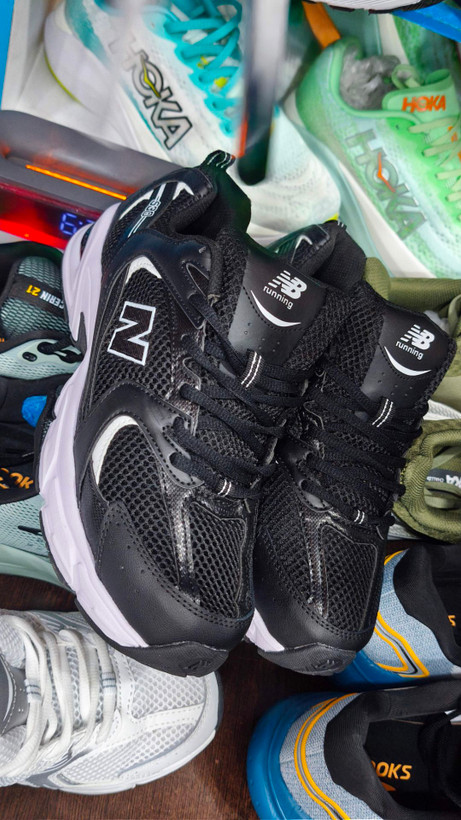 کتونی نیوبالانس ۵۳۰ مستر کوالیتی ست زنانه و مردانه/سایز ۳۷ الی ۴۵/New Balance 530/ساخت ویتنام/فروش تکی و عمده