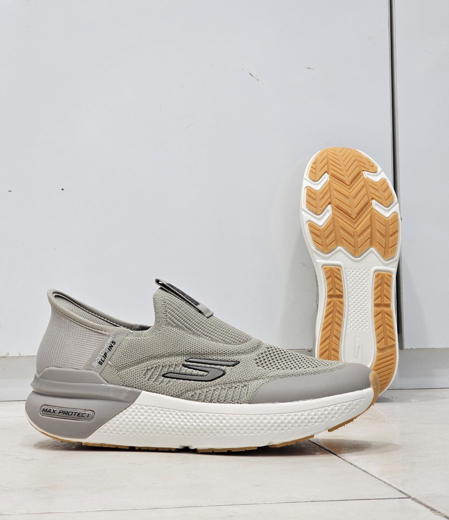 کفشی طبی اسکیچرز اسلیپ مسترکوالیتی بدون بند زیره دو رنگ/ سایز 40 الی 45 /Skechers Slip-insفروش تکی و عمده