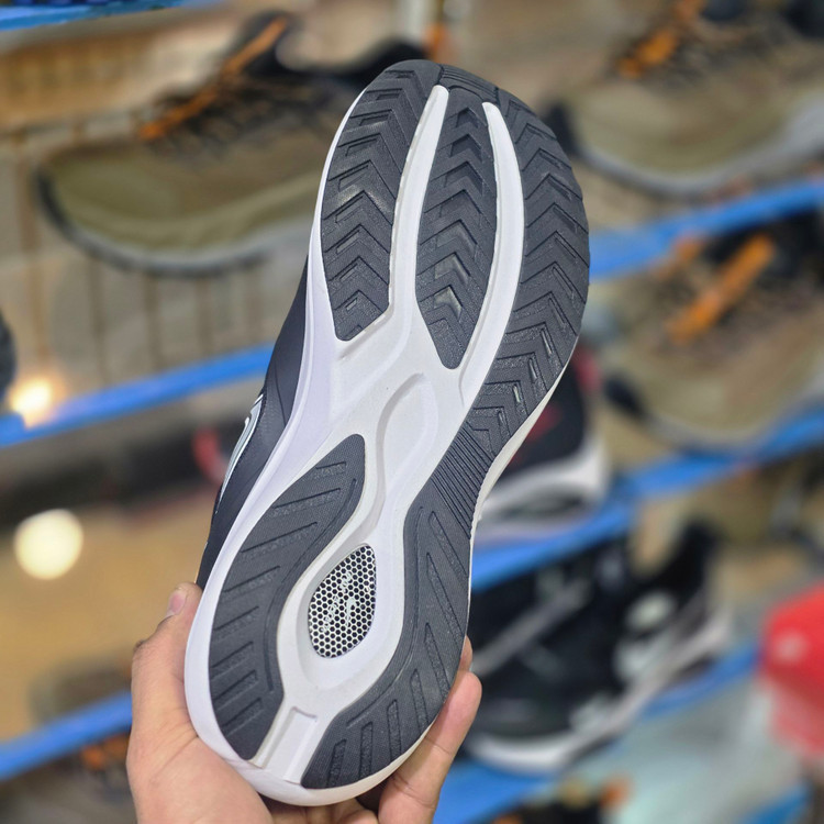 کتونی ویتنامی نایک ایر زوم وینفلو 2/سایز 40 ۴۱ ۴۲ ۴۳ ۴۴ ۴۵/Nike Air Zoom Winflo 2/ساخت ویتنام جعبه بارکد دار/ فروش ویژه