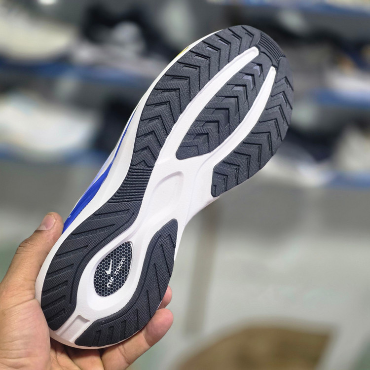 کتونی ویتنامی نایک ایر زوم وینفلو 2/سایز 40 ۴۱ ۴۲ ۴۳ ۴۴ ۴۵/Nike Air Zoom Winflo 2/ساخت ویتنام جعبه بارکد دار/ فروش ویژه