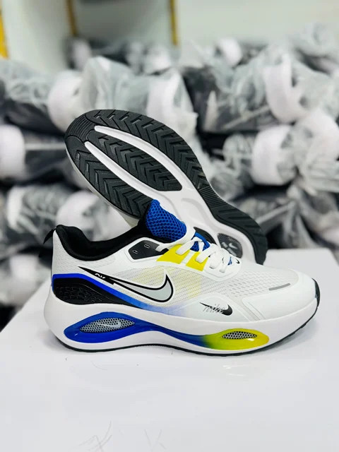 کتونی ویتنامی نایک ایر زوم وینفلو 2/سایز 40 ۴۱ ۴۲ ۴۳ ۴۴ ۴۵/Nike Air Zoom Winflo 2/ساخت ویتنام جعبه بارکد دار/ فروش ویژه