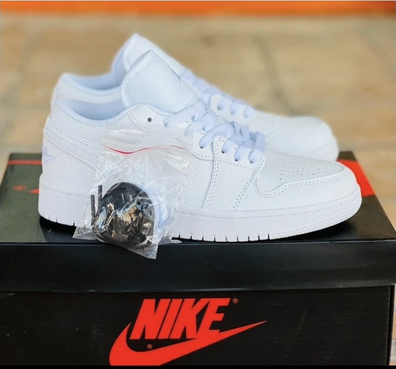 کتونی نایک ایر جردن 1/سایز ۳۷ ۳۸ ۳۹ ۴۰/Nike Air Jordan 1/ ساخت ویتنام/فروش تکی و عمده