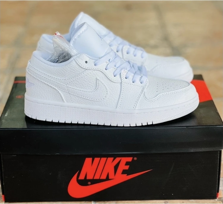 کتونی نایک ایر جردن 1/سایز ۳۷ ۳۸ ۳۹ ۴۰/Nike Air Jordan 1/ ساخت ویتنام/فروش تکی و عمده