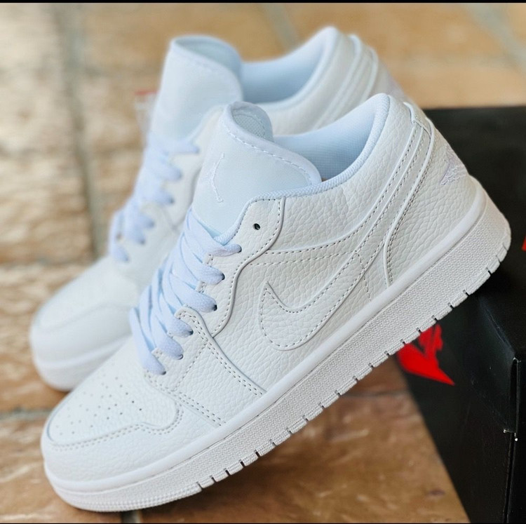 کتونی نایک ایر جردن 1/سایز ۳۷ ۳۸ ۳۹ ۴۰/Nike Air Jordan 1/ ساخت ویتنام/فروش تکی و عمده