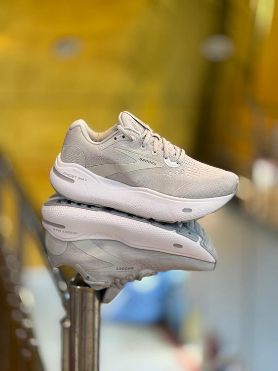 کتونی رانینگ و پیاده روی بروکس گاست مکس/Brooks ghost max/ساخت ویتنام/سایز40 41 42 43 44 45/ضمانت اصالت کالا/فروش تکی و عمده