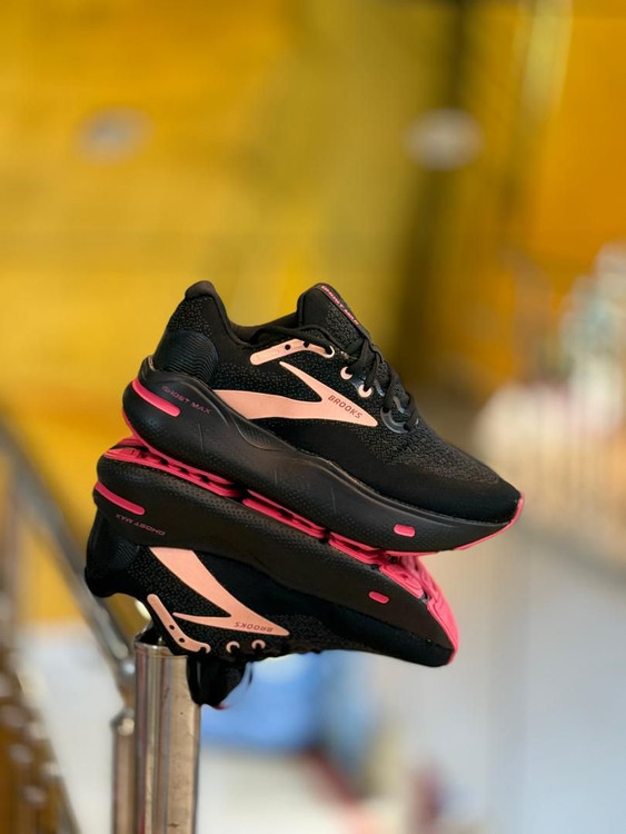 کتونی رانینگ و پیاده روی بروکس گاست مکس/Brooks ghost max/ساخت ویتنام/سایز40 41 42 43 44 45/ضمانت اصالت کالا/فروش تکی و عمده