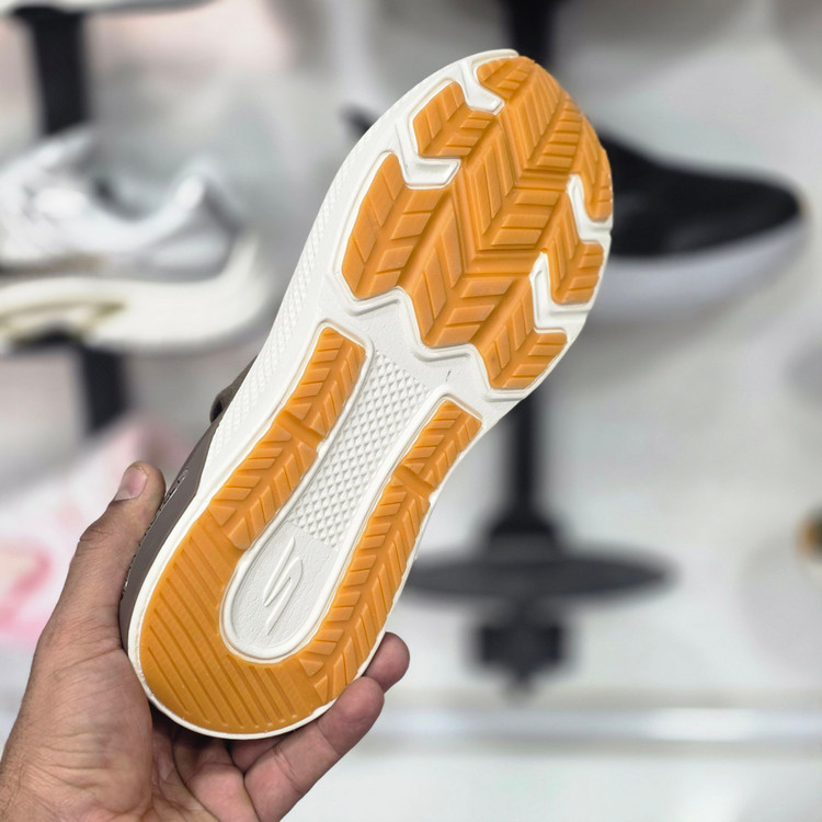 کتونی طبی اسکیچرز بدون بند اسلیپ اینس/سبک و طبی و راحت/Skechers Slip _Ins Ultra Go Sole Memory Foam /سایز ۴۰ ۴۱ ۴۲ ۴۳ ۴۴ ۴۵/ساخت ویتنام /فروش تکی و عمده/ضمانت اصالت کالا