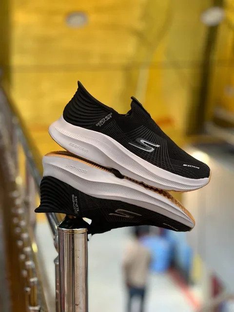 کتونی طبی اسکیچرز بدون بند اسلیپ اینس/سبک و طبی و راحت/Skechers Slip _Ins Ultra Go Sole Memory Foam /سایز ۴۰ ۴۱ ۴۲ ۴۳ ۴۴ ۴۵/ساخت ویتنام /فروش تکی و عمده/ضمانت اصالت کالا