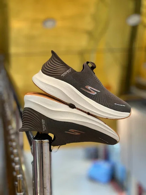 کتونی طبی اسکیچرز بدون بند اسلیپ اینس/سبک و طبی و راحت/Skechers Slip _Ins Ultra Go Sole Memory Foam /سایز ۴۰ ۴۱ ۴۲ ۴۳ ۴۴ ۴۵/ساخت ویتنام /فروش تکی و عمده/ضمانت اصالت کالا