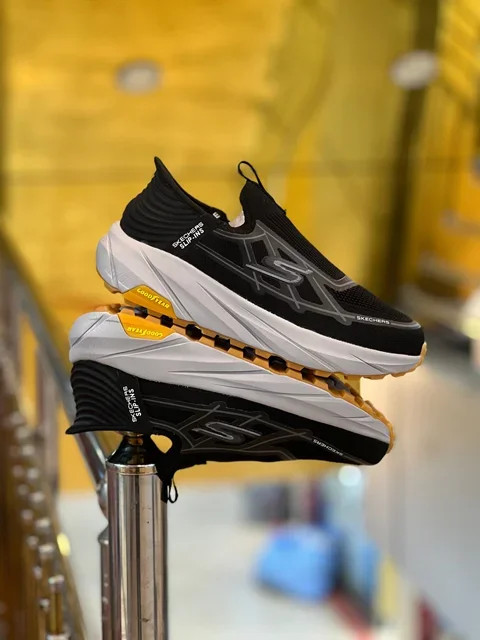 کتونی طبی اسکیچرز بدون بند اسلیپ اینس/سبک و طبی و راحت/Skechers Slip _Ins Ultra Go Sole Memory Foam /سایز ۴۰ ۴۱ ۴۲ ۴۳ ۴۴ ۴۵/ساخت ویتنام /فروش تکی و عمده/ضمانت اصالت کالا