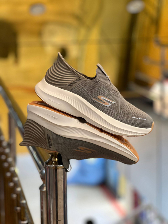 کتونی طبی اسکیچرز بدون بند اسلیپ اینس/سبک و طبی و راحت/Skechers Slip _Ins Ultra Go Sole Memory Foam /سایز ۴۰ ۴۱ ۴۲ ۴۳ ۴۴ ۴۵/ساخت ویتنام /فروش تکی و عمده/ضمانت اصالت کالا