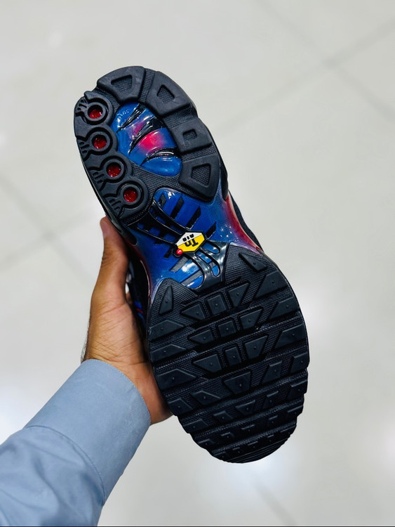 کتونی نایک ایرمکس پلاس تی ان/ساخت ویتنام/سایز 40 ۴۱ ۴۲ ۴۳ ۴۴ ۴۵ /NIKE AIR MAX PLUS TN/فروش تکی و عمده/ضمانت اصالت کالا