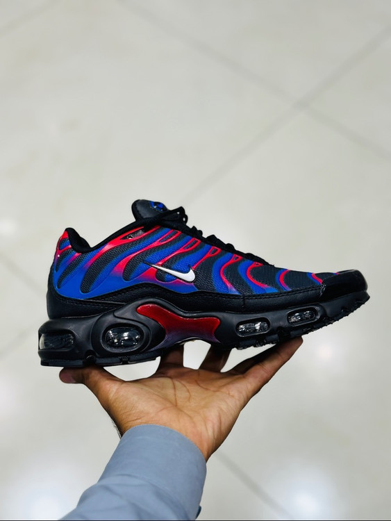 کتونی نایک ایرمکس پلاس تی ان/ساخت ویتنام/سایز 40 ۴۱ ۴۲ ۴۳ ۴۴ ۴۵ /NIKE AIR MAX PLUS TN/فروش تکی و عمده/ضمانت اصالت کالا