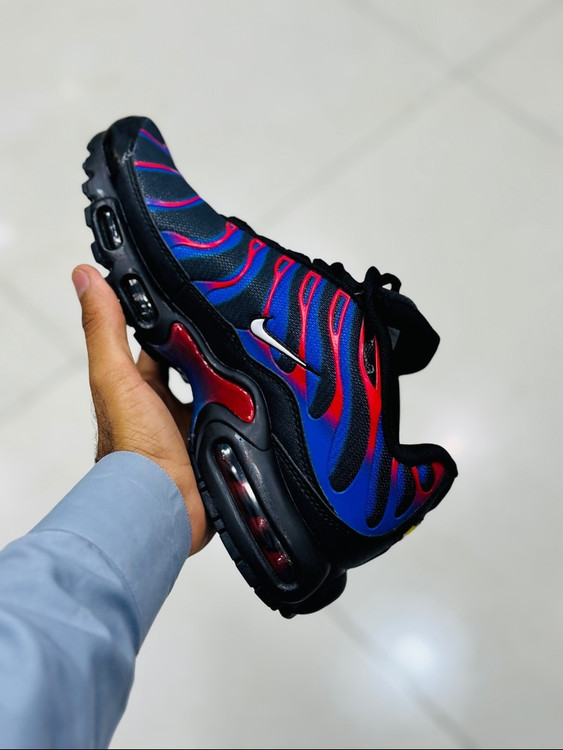 کتونی نایک ایرمکس پلاس تی ان/ساخت ویتنام/سایز 40 ۴۱ ۴۲ ۴۳ ۴۴ ۴۵ /NIKE AIR MAX PLUS TN/فروش تکی و عمده/ضمانت اصالت کالا